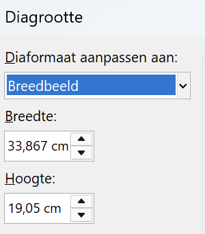 Screenshot uit PowerPoint met de breedte en hoogte in centimeters van een Breedbeeld-diaformaat